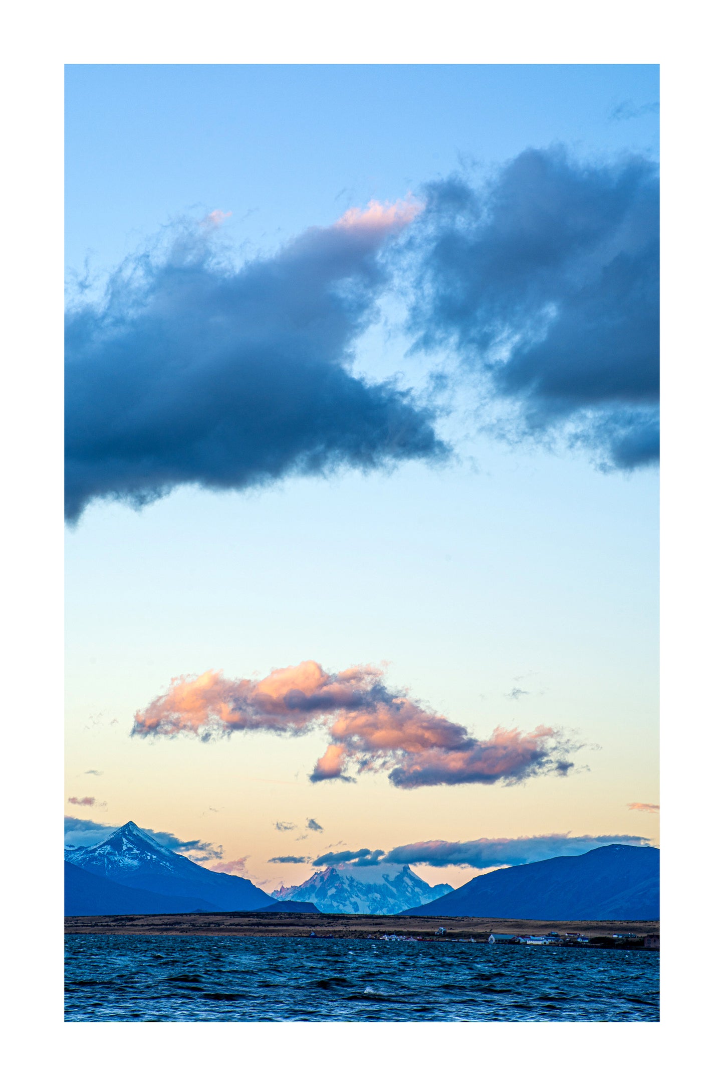 V. Atardecer en Puerto Natales