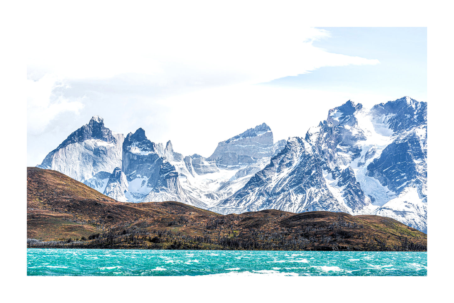 Macizo Paine sobre el Lago