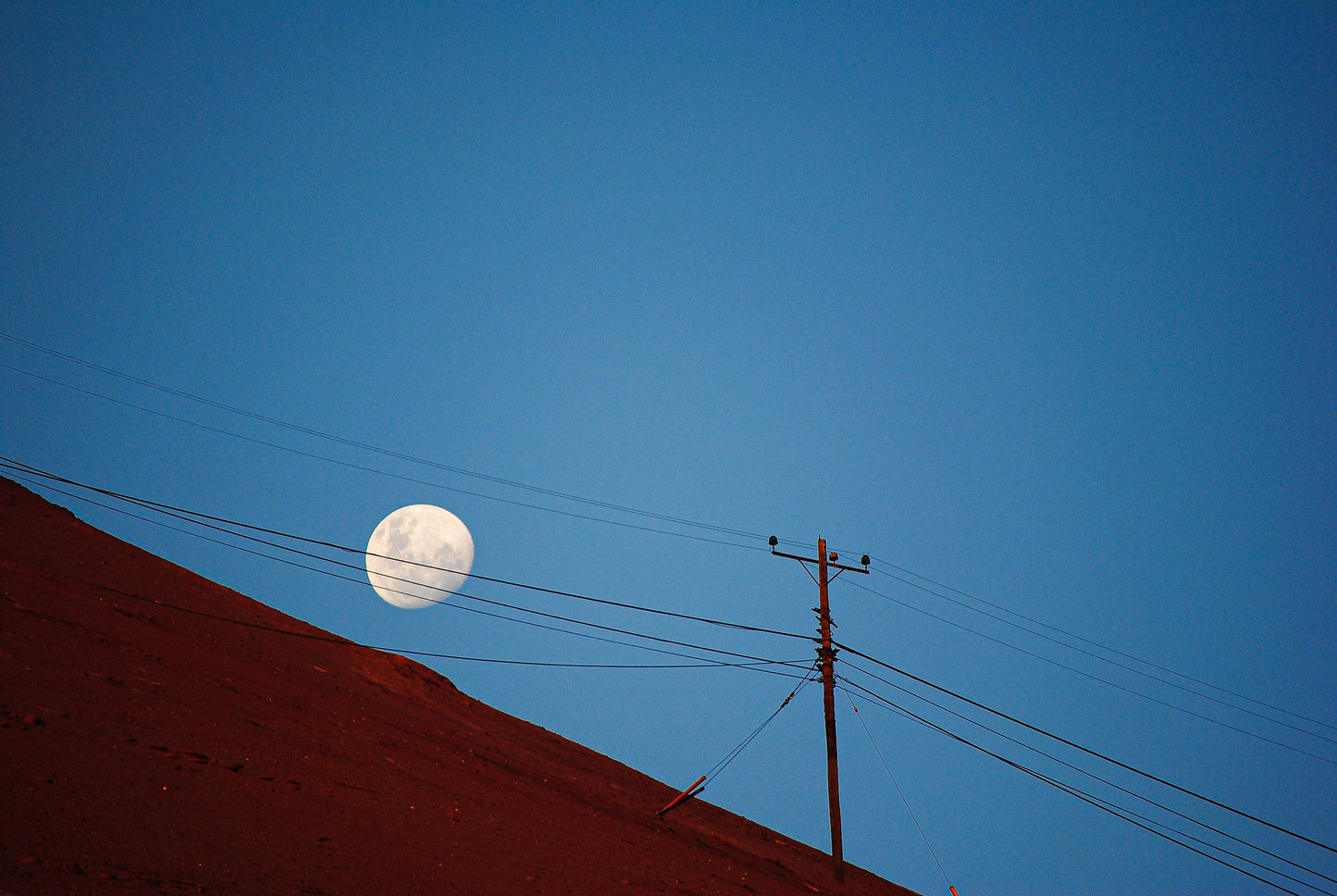 Luna entre Lineas