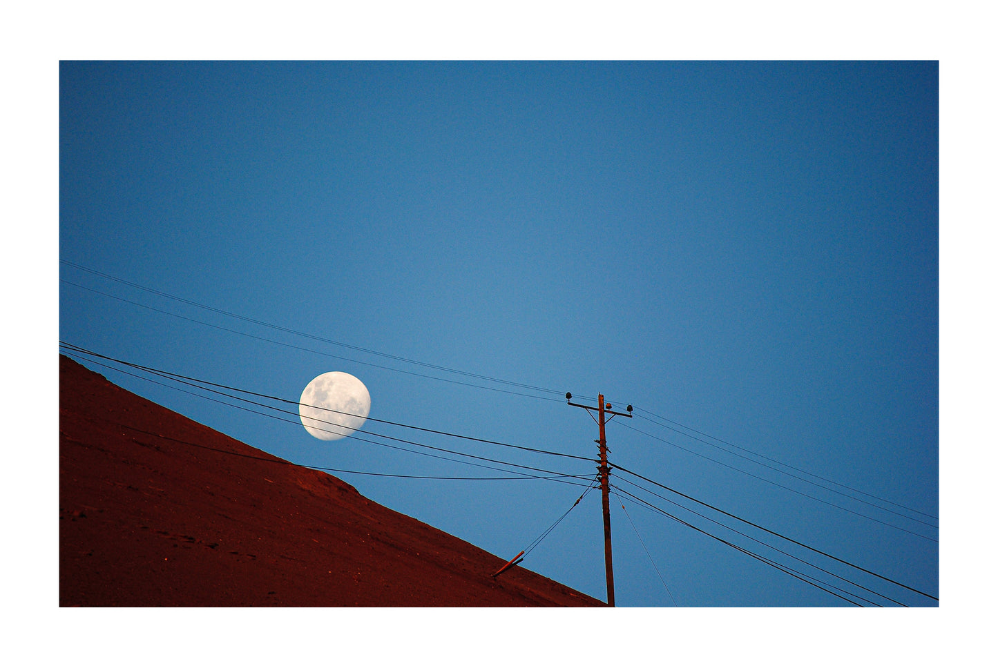 Luna entre Lineas