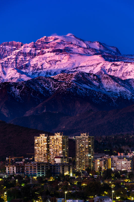 Cerro el Plomo sobre Santiago